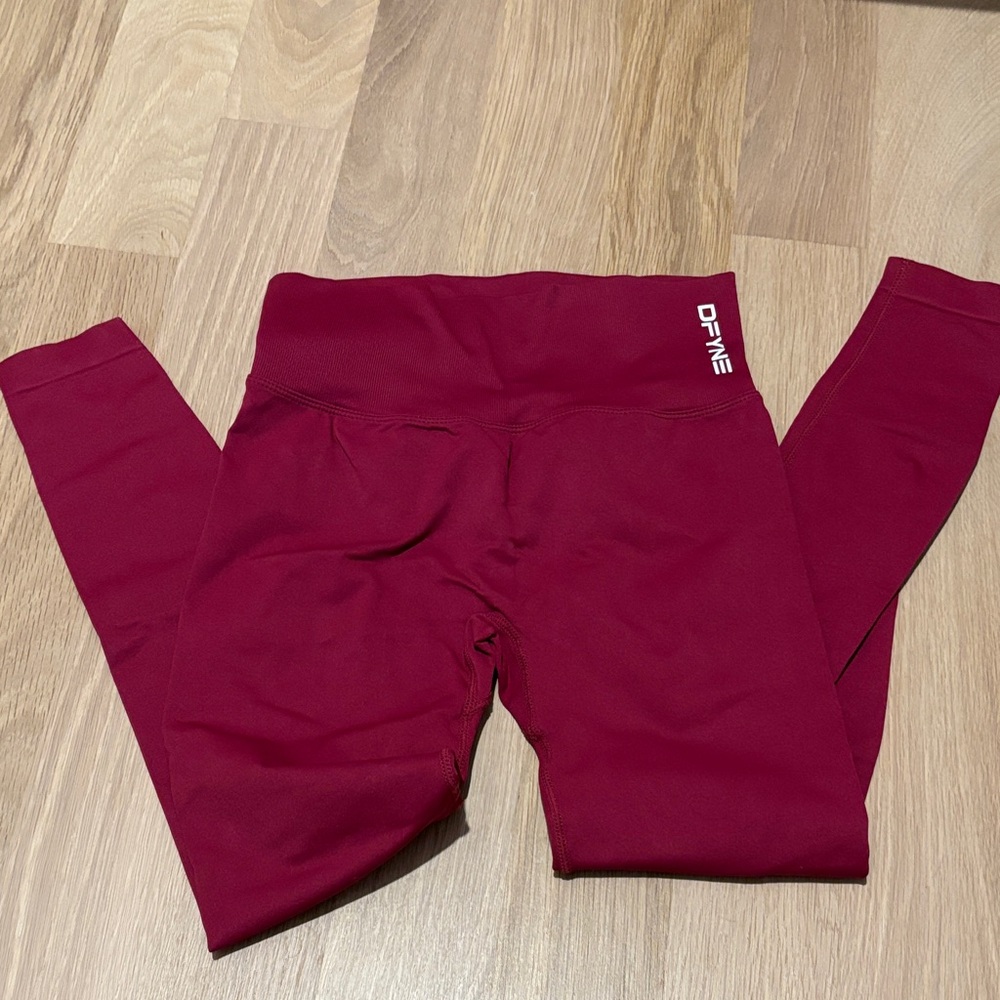 Dfyne berry dynamic leggings